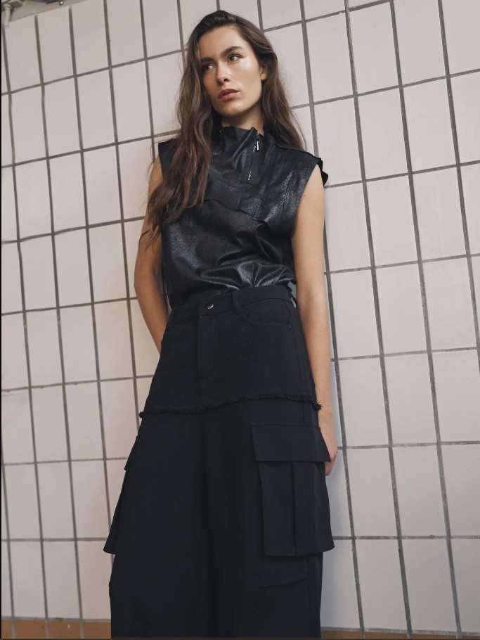 Pantalon negro cruzado